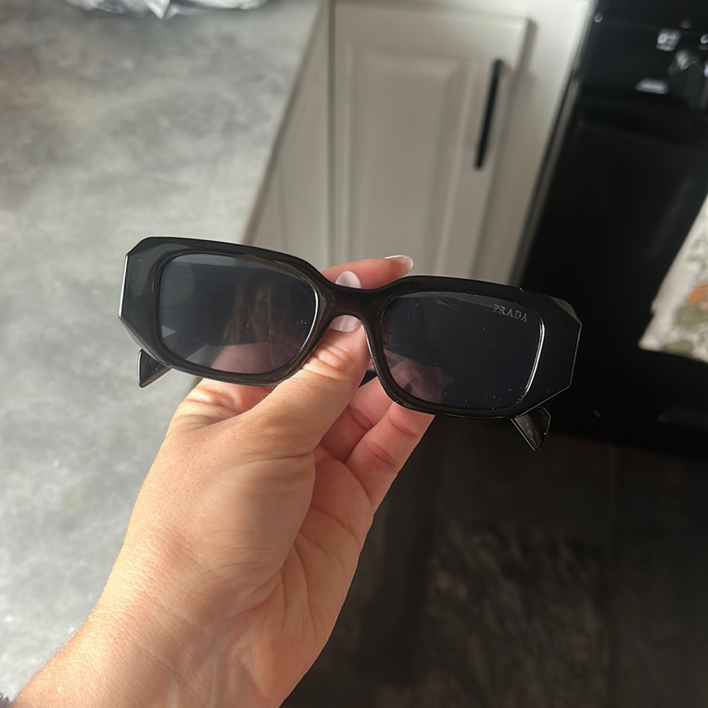 Prada sunglasses PR 17WS